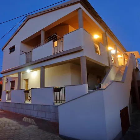 Zara & Duje Apartman *