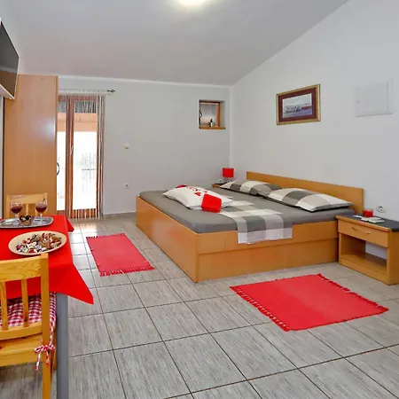Zara & Duje Apartment