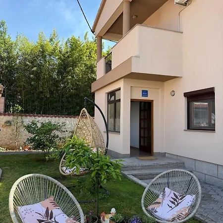 Zara & Duje Apartment